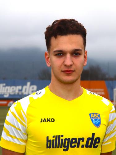 Yannick &Uuml;z&uuml;m